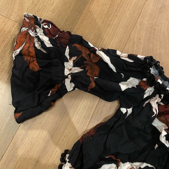 Tularosa Alexa Bandana Print Off the Shoulder Top - Picture 5 of 5